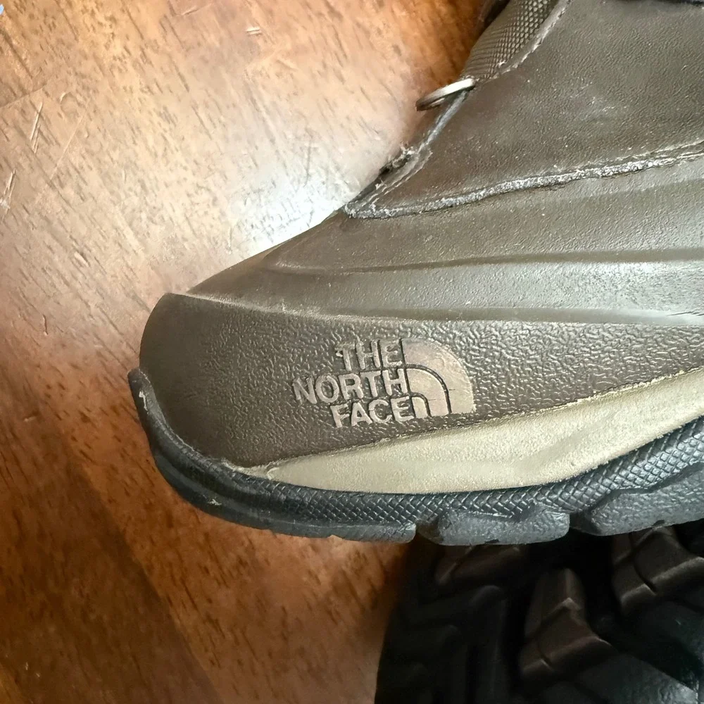 The North Face Chilkat Evo Boots Mens Size 8‎ Brown Waterproof Winter NF0A2T4V